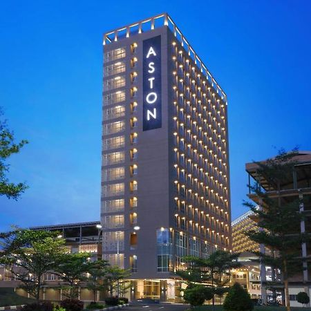 Aston Nagoya City Hotel Batam Exterior foto